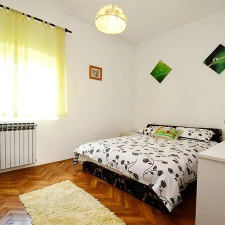 House Lanima פורץ